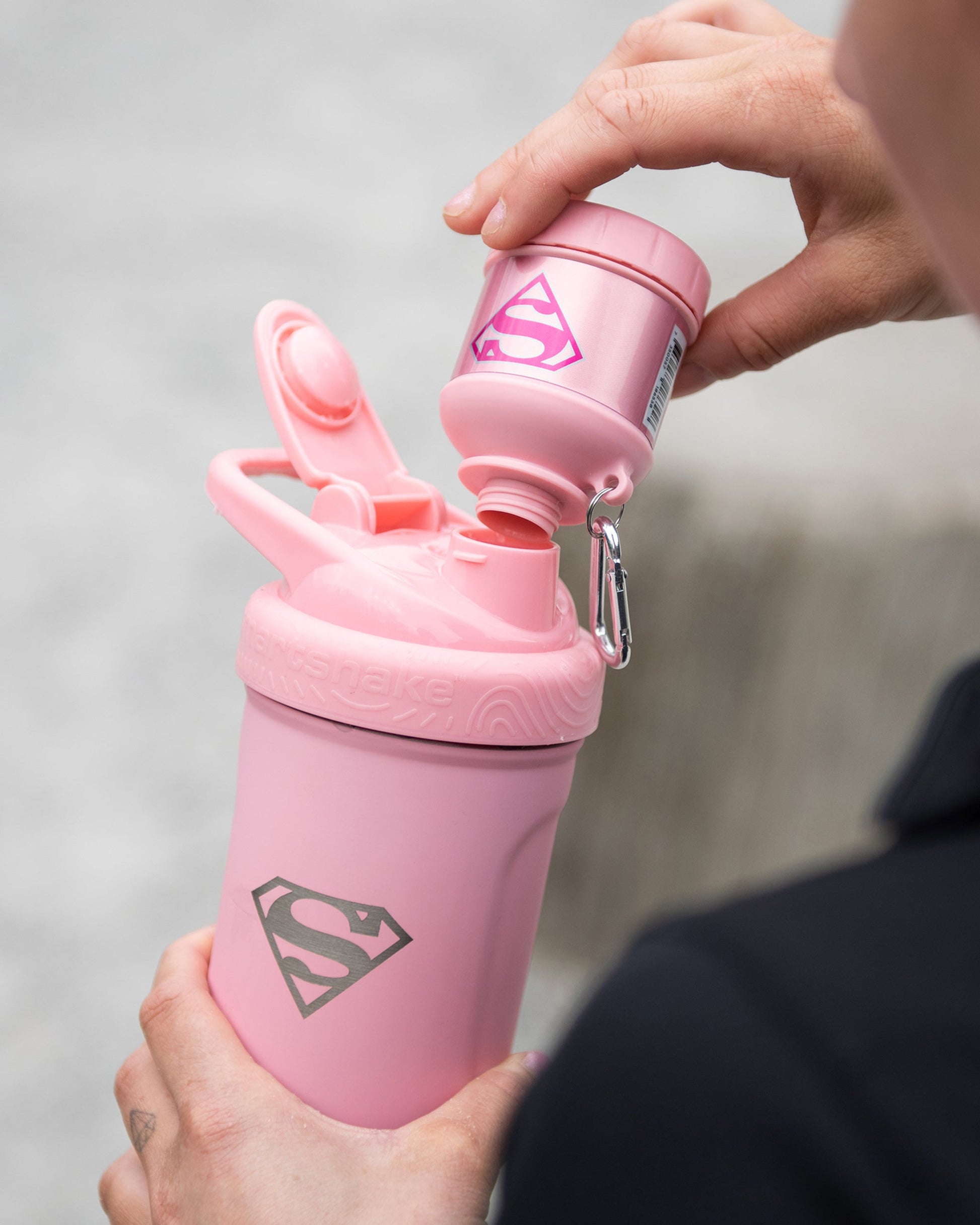 whey2go-funnel-supergirl-j3 Smartshake_Whey2Go_Supergirl_Lifestyle.jpg