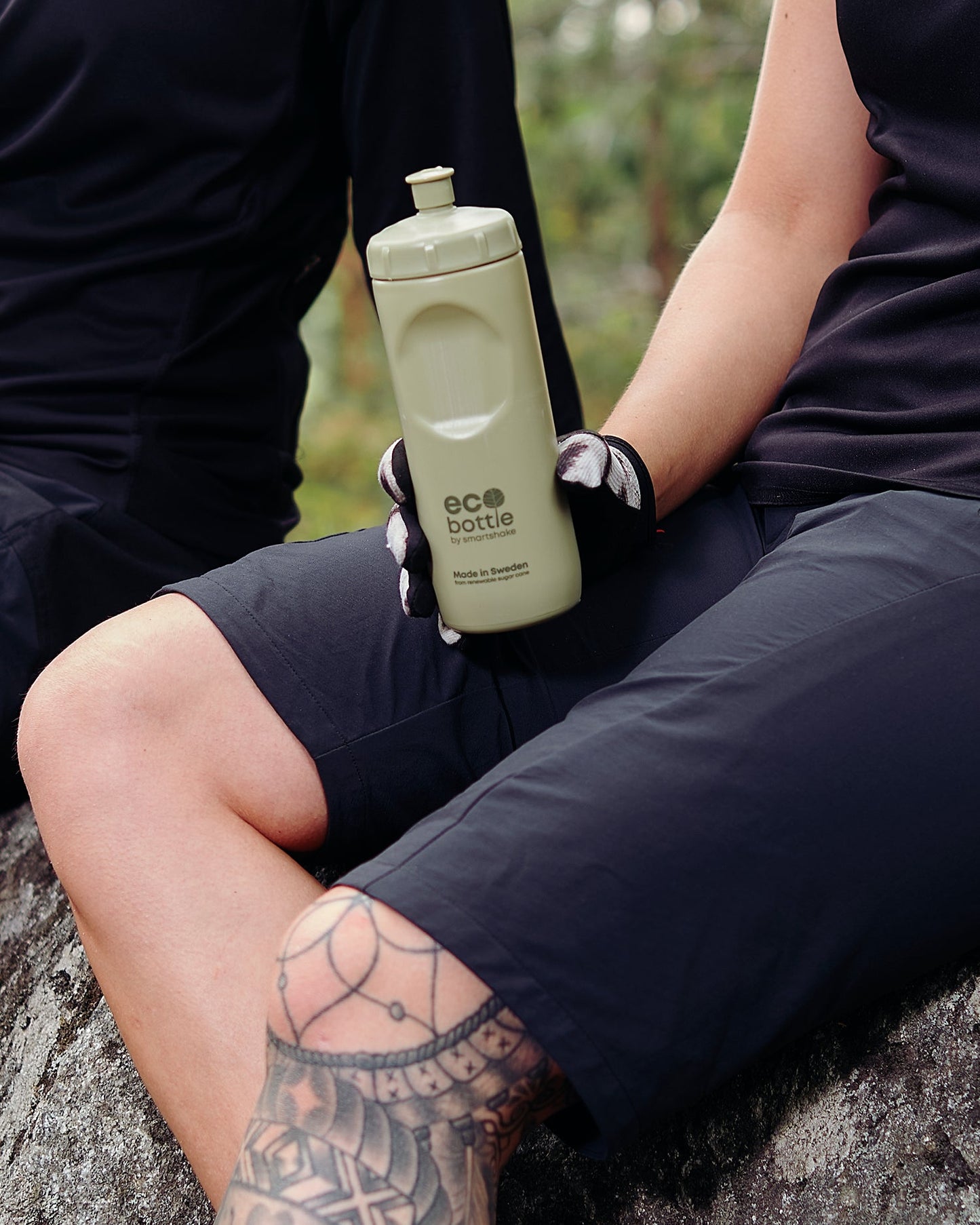 ecobottle-500-squeeze-dusky-green-k3 samrtshake_ecobottle_500_squeeze_lifestyle_dusky_green.jpg