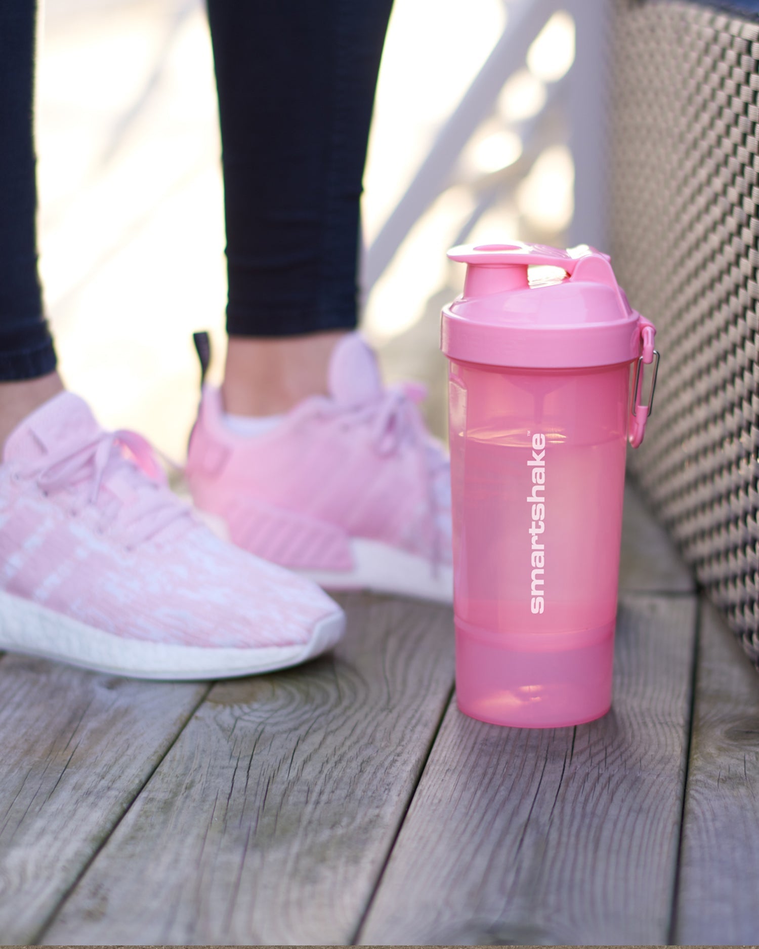original2go-one-light-pink-i0 smartshake_02go_pink_lifestyle.jpg